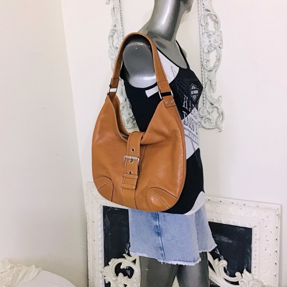 Michael Kors Hutton Hobo Shoulder Bag - Picture 11 of 13
